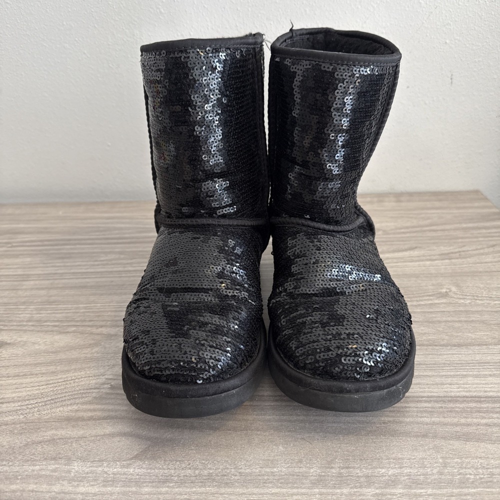 Ugg Classic Short Sparkles Sequins Black Boots Shearling S/N 3161  Size 7 - Picture 3 of 10